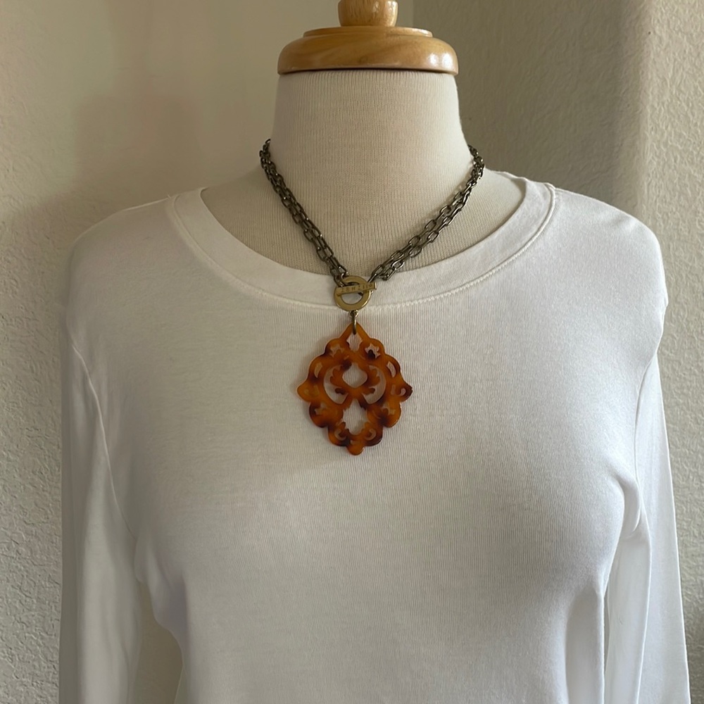 Zenzii resin pendant double link chain necklace